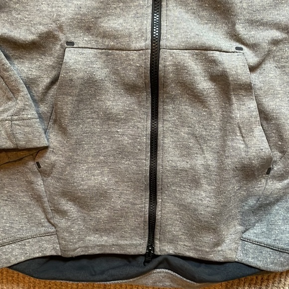 Nike tech fleece hoodie - Picture 3 of 4